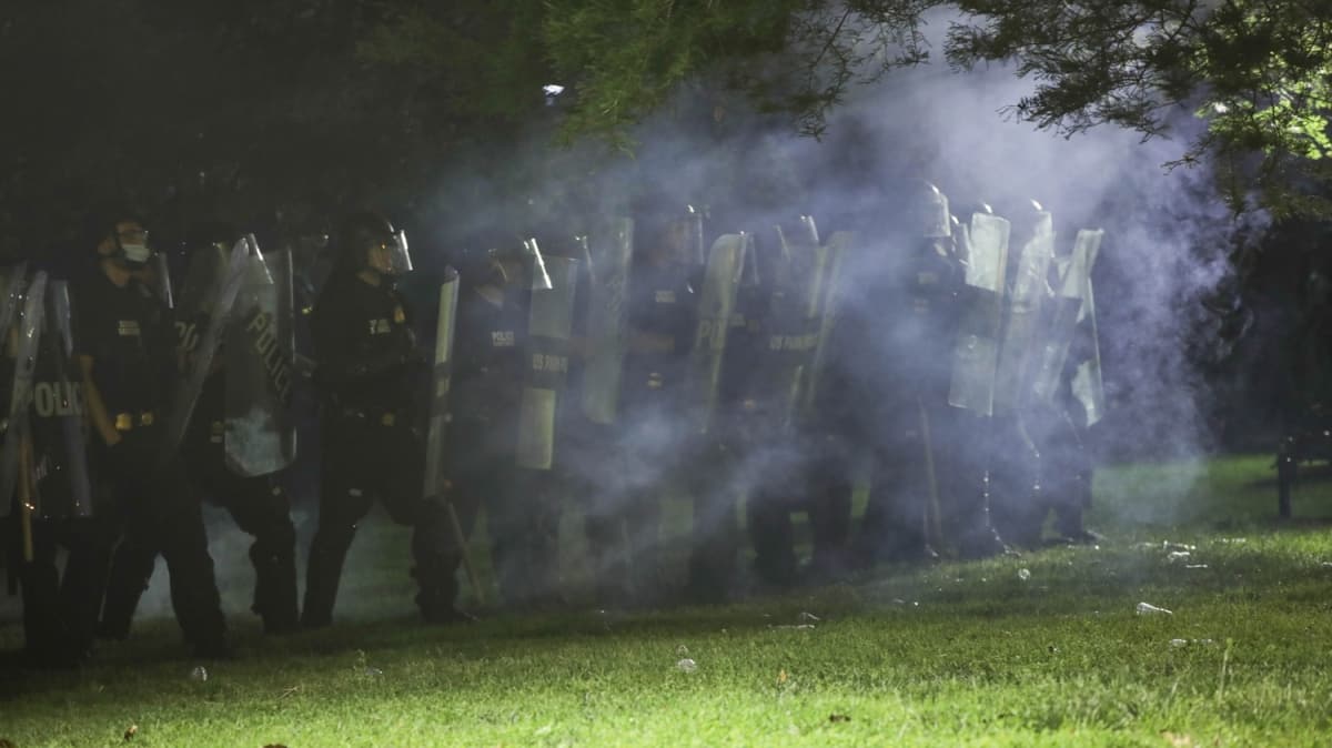 ABD hkmeti, Washington'da tm iletiimleri kesti