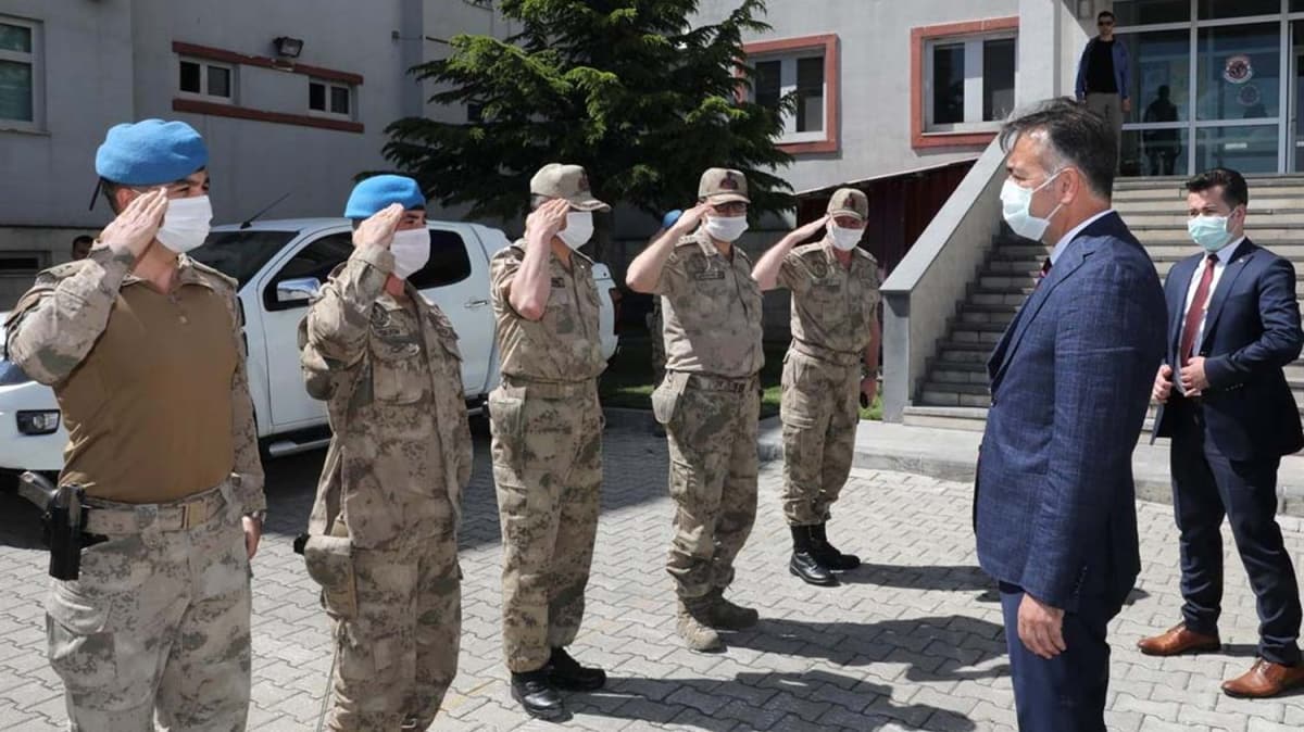 Bitlis Valisi aatay JH Tabur Komutanlna ziyaret etti 