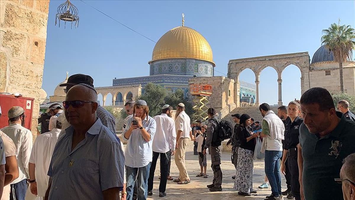 Fanatik Yahudilerden Mescid-i Aksa'ya bask�n