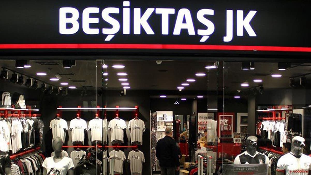 Kartal Yuvas� yeniden kepenk a�t�