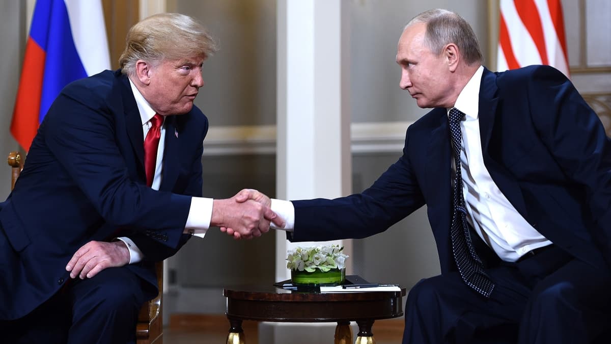 Putin ve Trump telefonla grt 