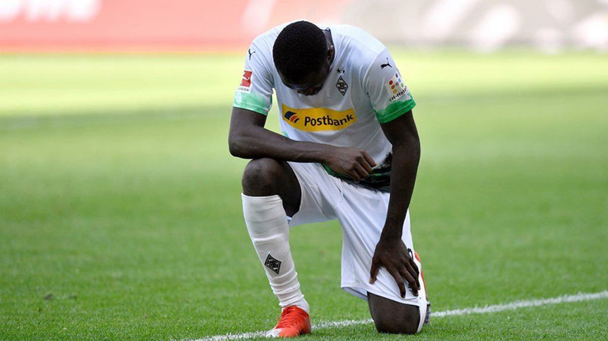 FIFA'dan 'George Floyd' uyar�s�: Ceza vermeyin