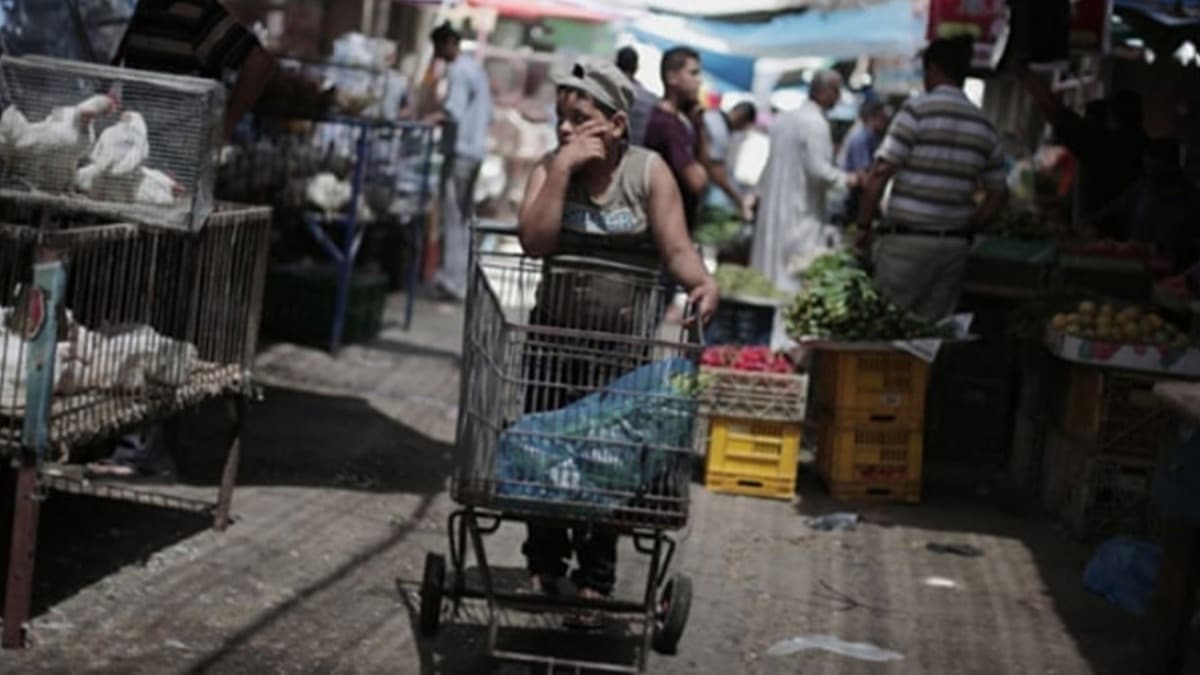 Gazze'de koronavirsten etkilenen sektrlerde almaya kademeli olarak balanacak