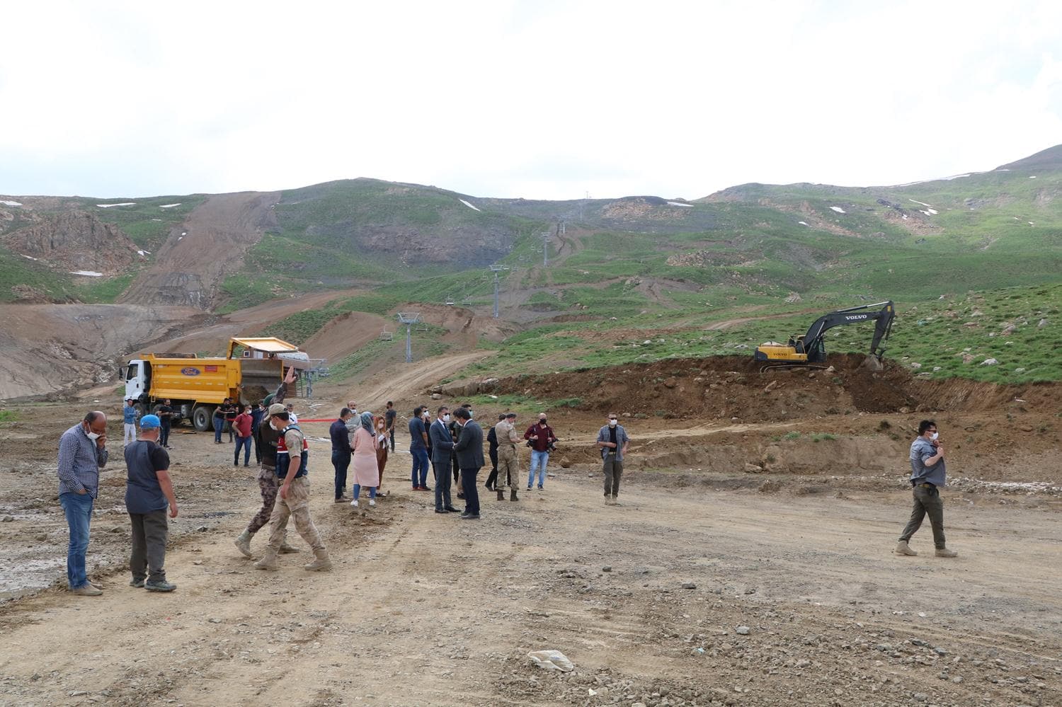 Hakkari'deki kayak merkezine 120 yatakl� otel