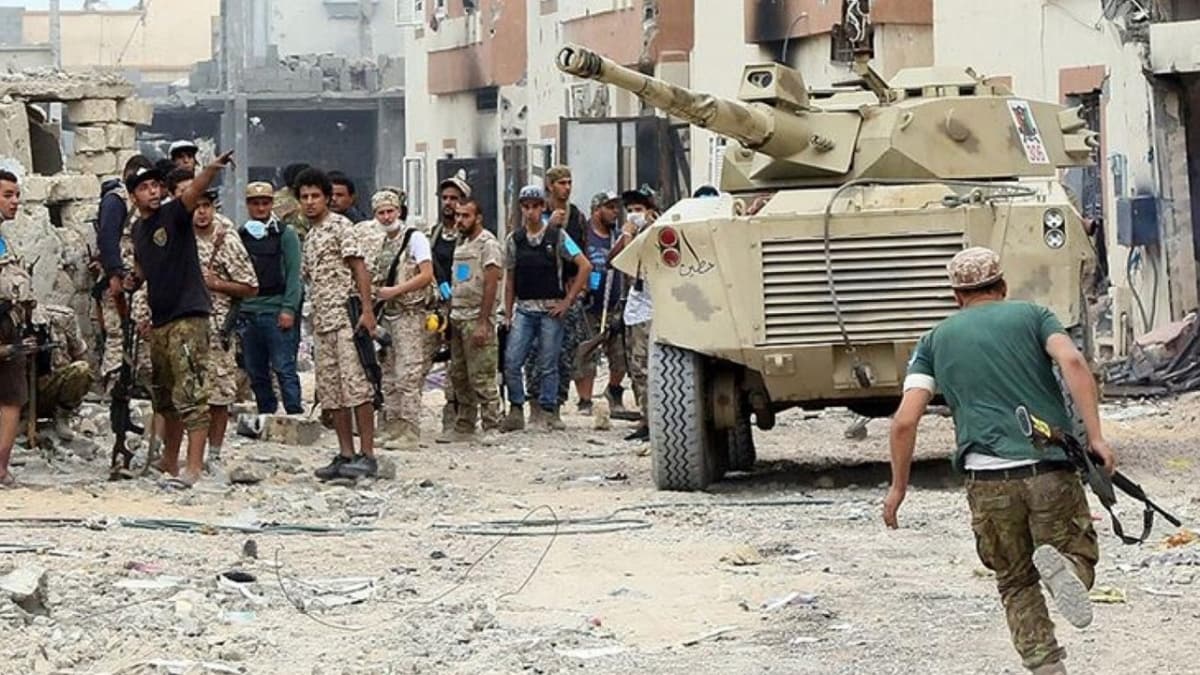 Libya ordusu ile Hafter milisleri arasnda bakentin gneyinde iddetli atmalar yaanyor 