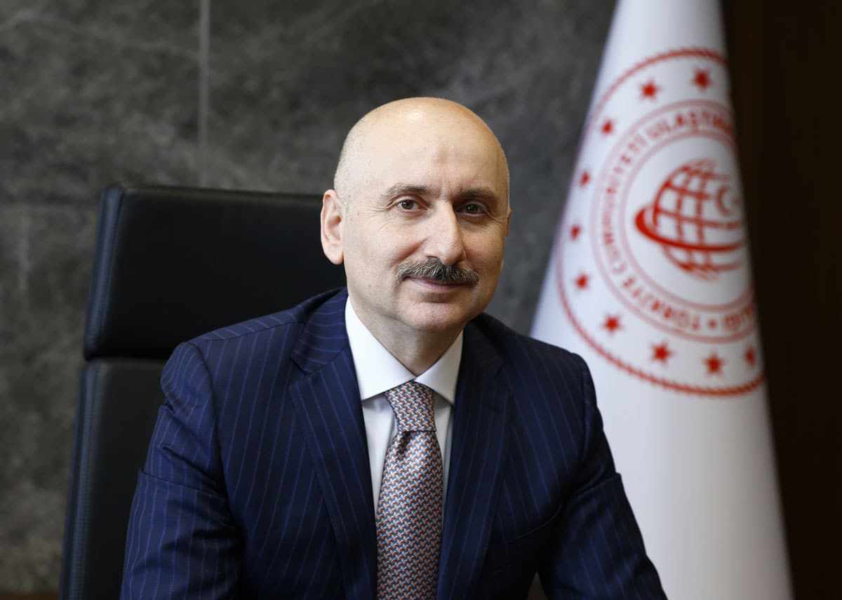 'Bir an �nce kuraca��z' dedi, ekledi: Hedefimiz b�lgenin en �nemli �reticisi haline gelmek