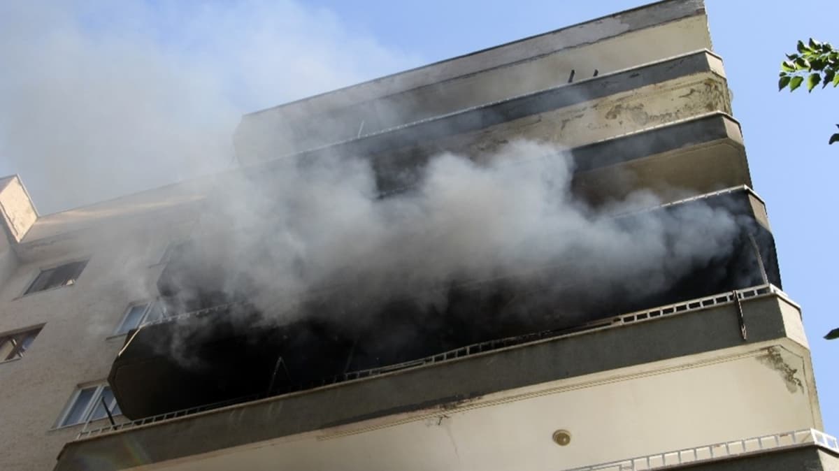 Diyarbakr'da feci yangn: Ev kl oldu, apartman tahliye edildi 