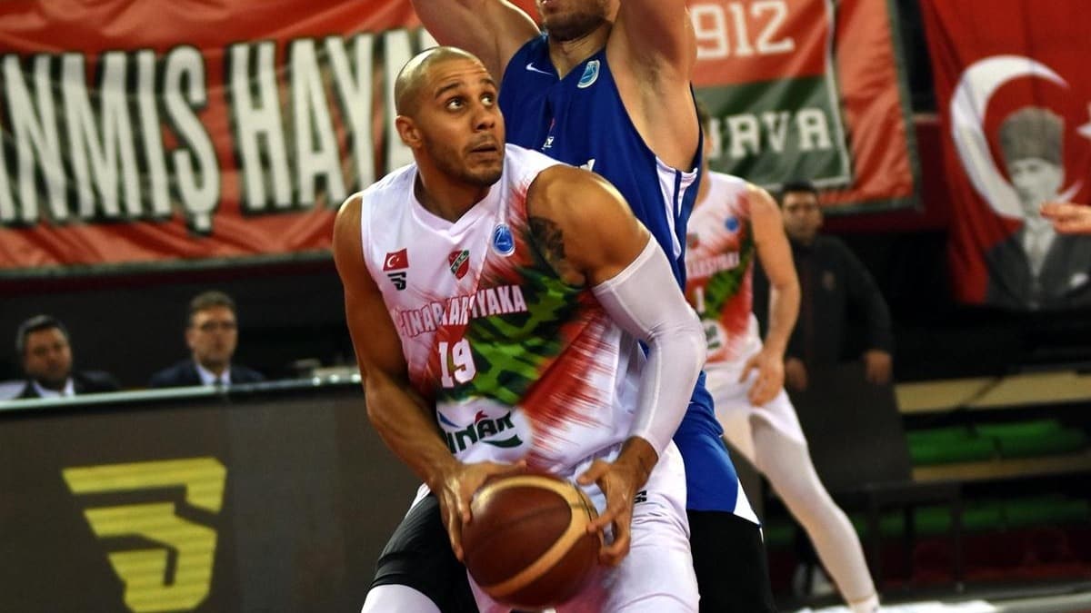 Karyaka'da Jordan Morgan'a yeni szleme