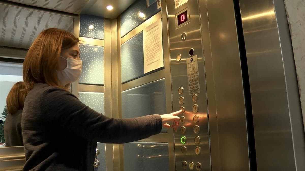 Yetkililerden kritik uyar: Koronavirs yaylmnda en riskli alanlar asansrler ve apartman  kaplar 