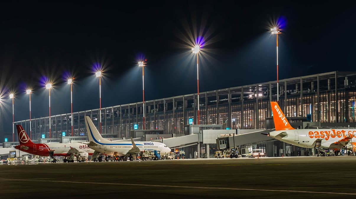 Dalaman Havaliman�'na normalle�me s�recindeki ilk u�ak seferi yap�ld�