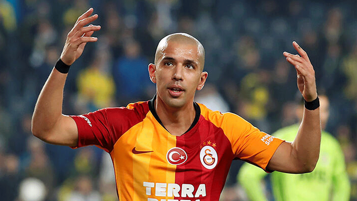 Galatasaray'�n y�ld�z� Feghouli i�in iki ezeli rakip yar��a girdi!