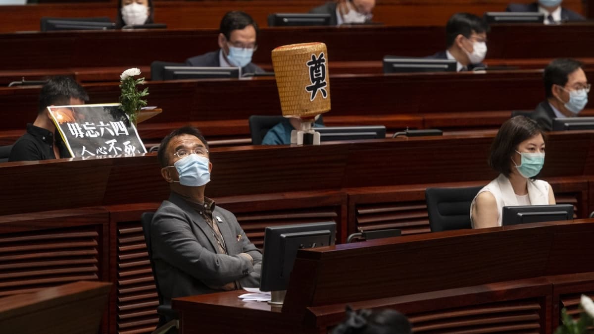 Hong Kong parlamentosunda tartmal in Milli Mar yasas kabul edildi 