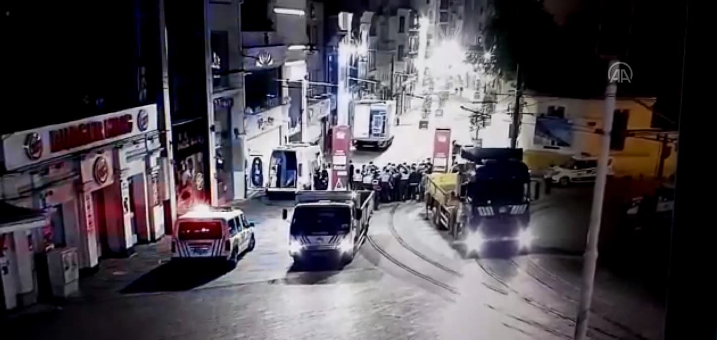 Ak�lalmaz hareket: �BB ekipleri taraf�ndan zorla s�k�ld�