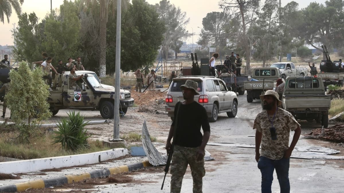 Libya ordusu, Hafter milislerine ait ok sayda ara ve mhimmat ele geirdi