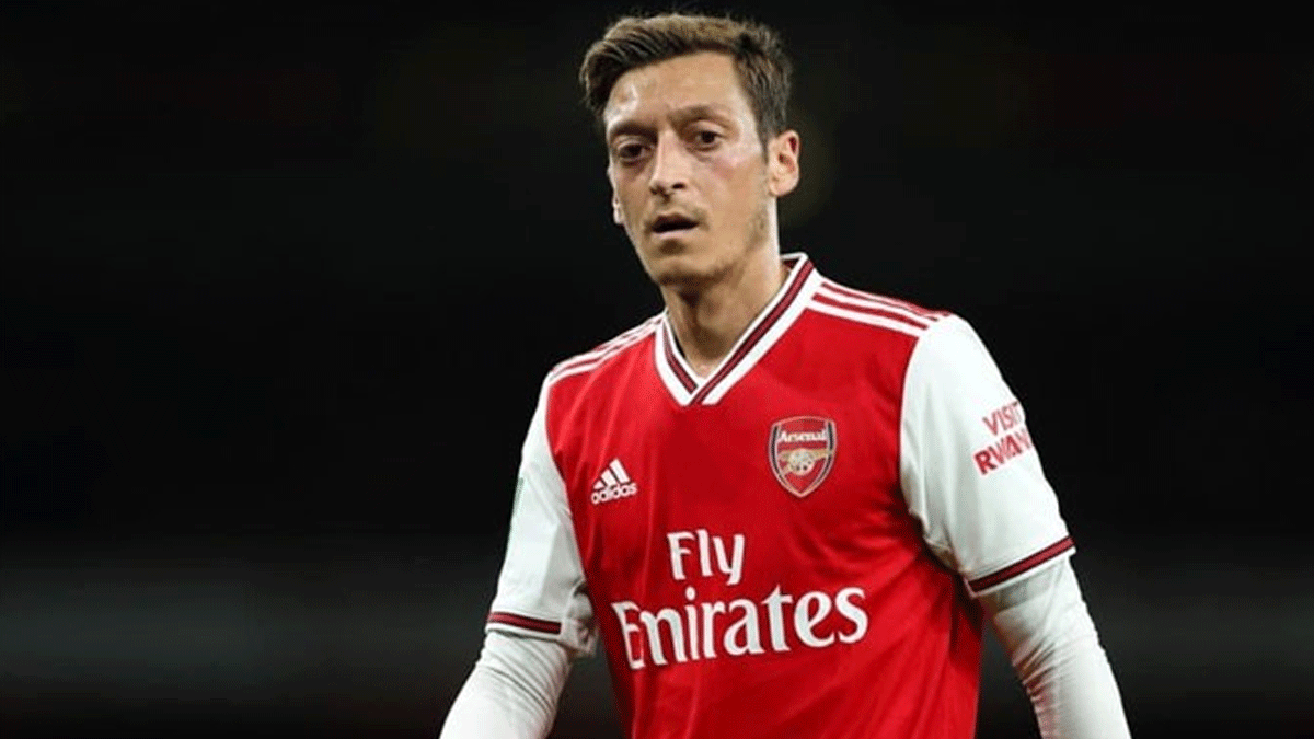 Mesut �zil kendi markas�n� kuruyor