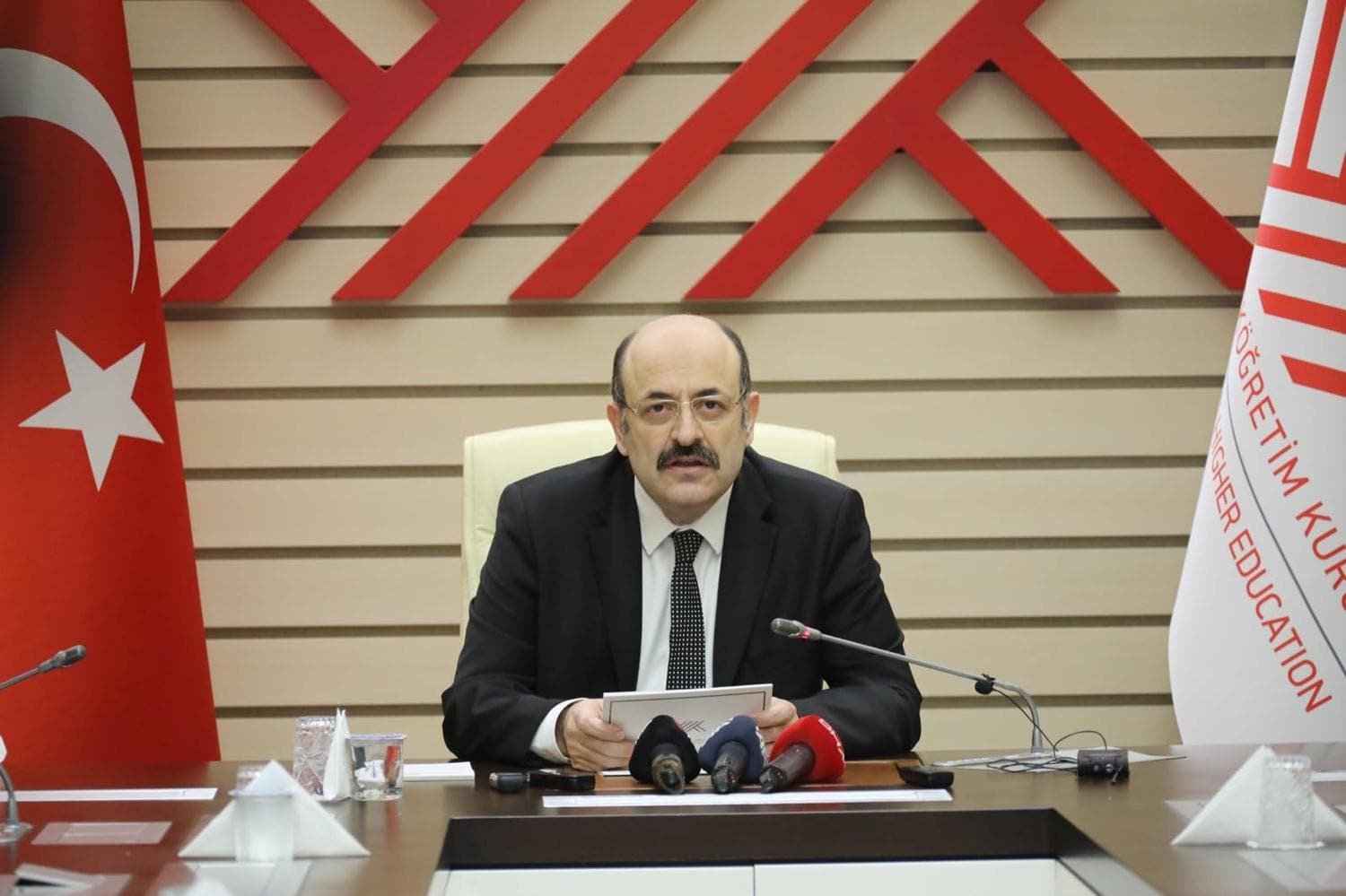 Y�K Ba�kan�'dan 'uzaktan e�itim' a��klamas�: Y�zde 40'a y�kseltildi