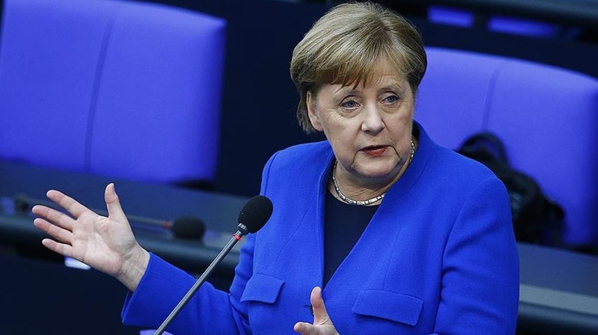 Almanya Ba�bakan� Merkel, Serrac ile Libya'daki durumu g�r��t�