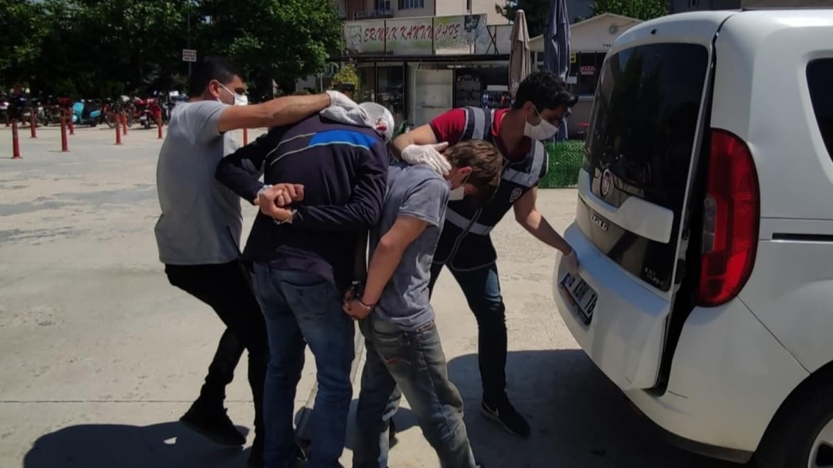 Bursa'da hrszlk yaptklar iddiasyla yakalanan 3 kiiden 2'si tutukland