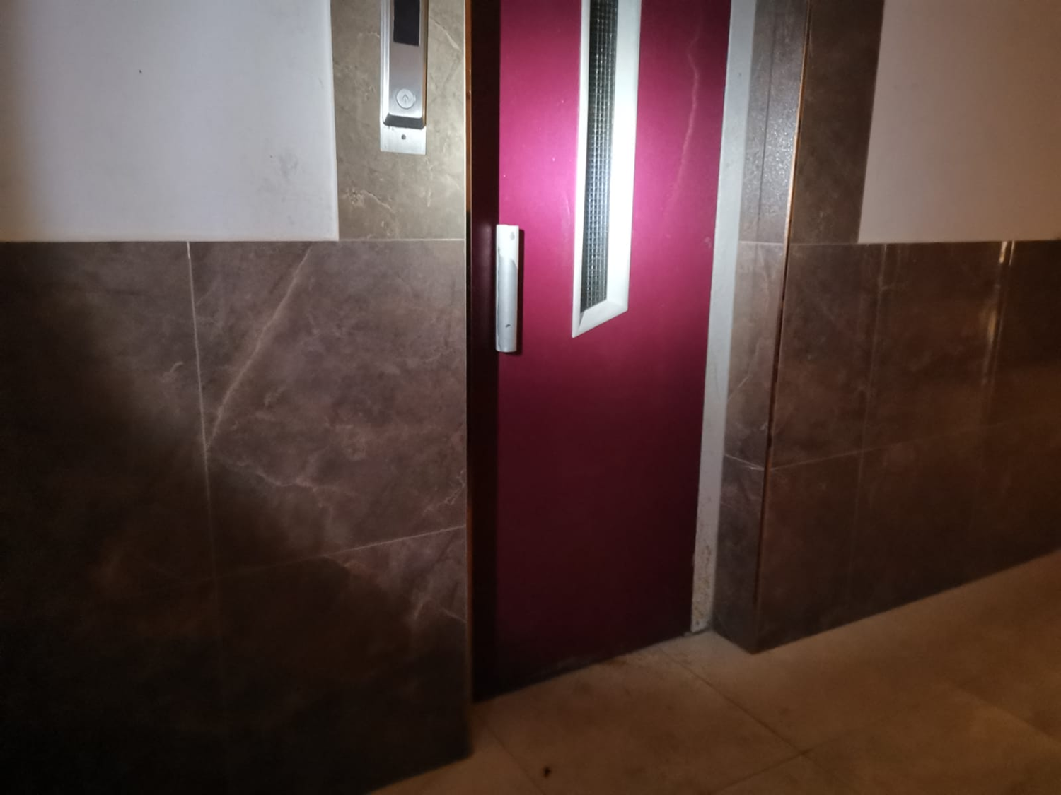 14 ya��ndaki �ocuk asans�r bo�lu�una d��t�!