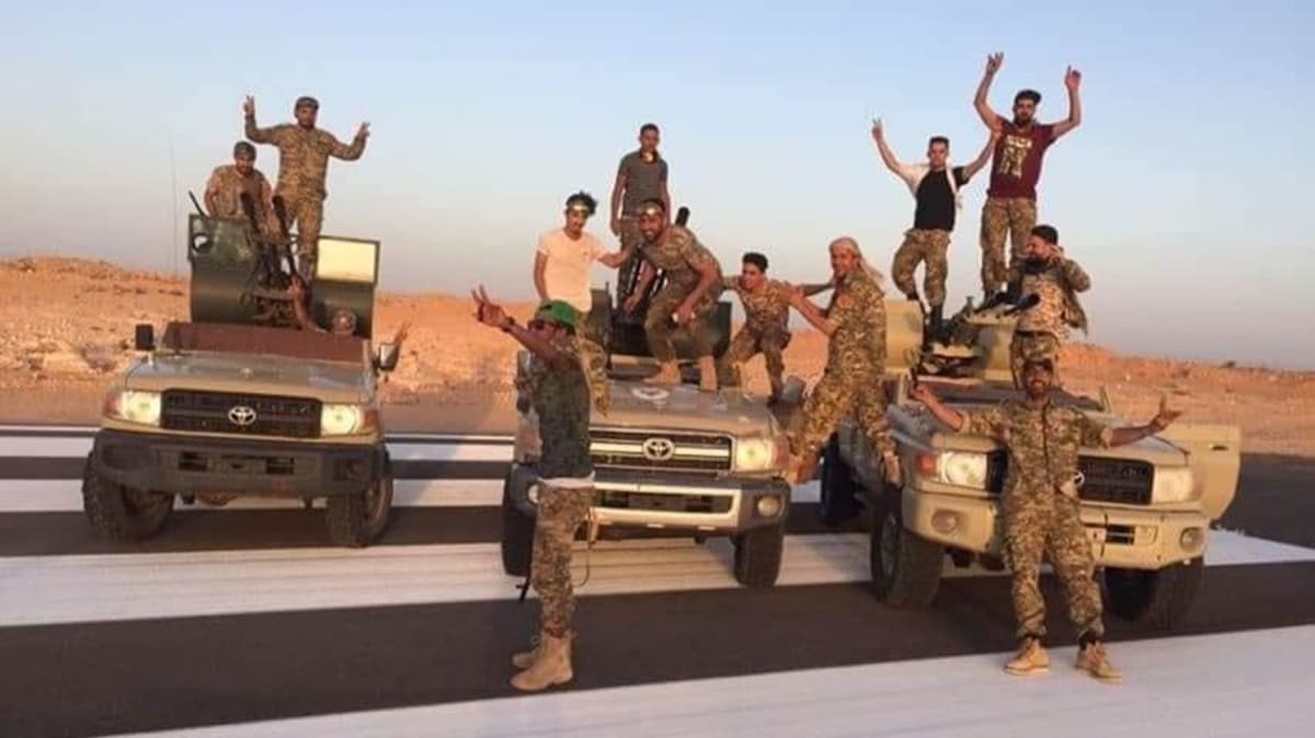 Libya ordusu Hafter milislerinin terk ettii Beni Velid kentine girdi