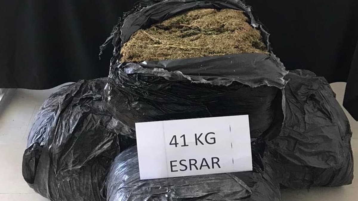anlurfa'da bir arata yaplan aramada 41 kilogram uyuturucu ele geirildi