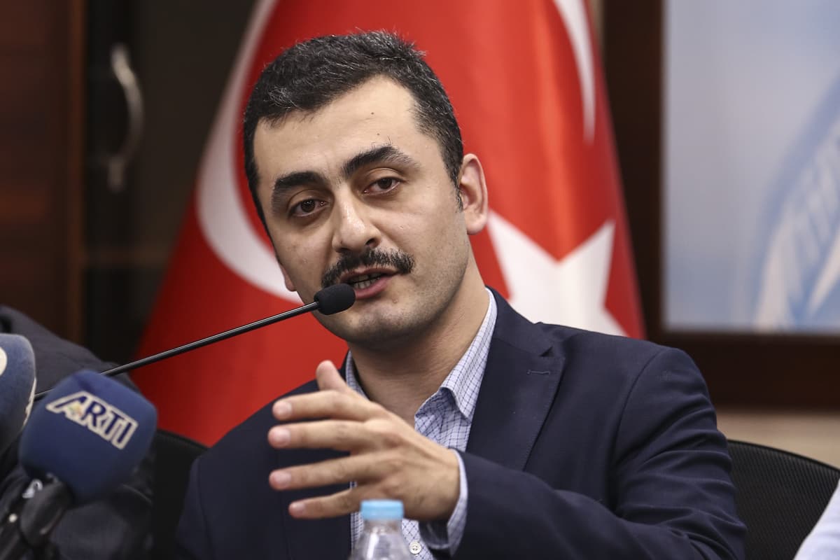 CHP, Eren Erdem'i zmir Belediyesi'ne atad!