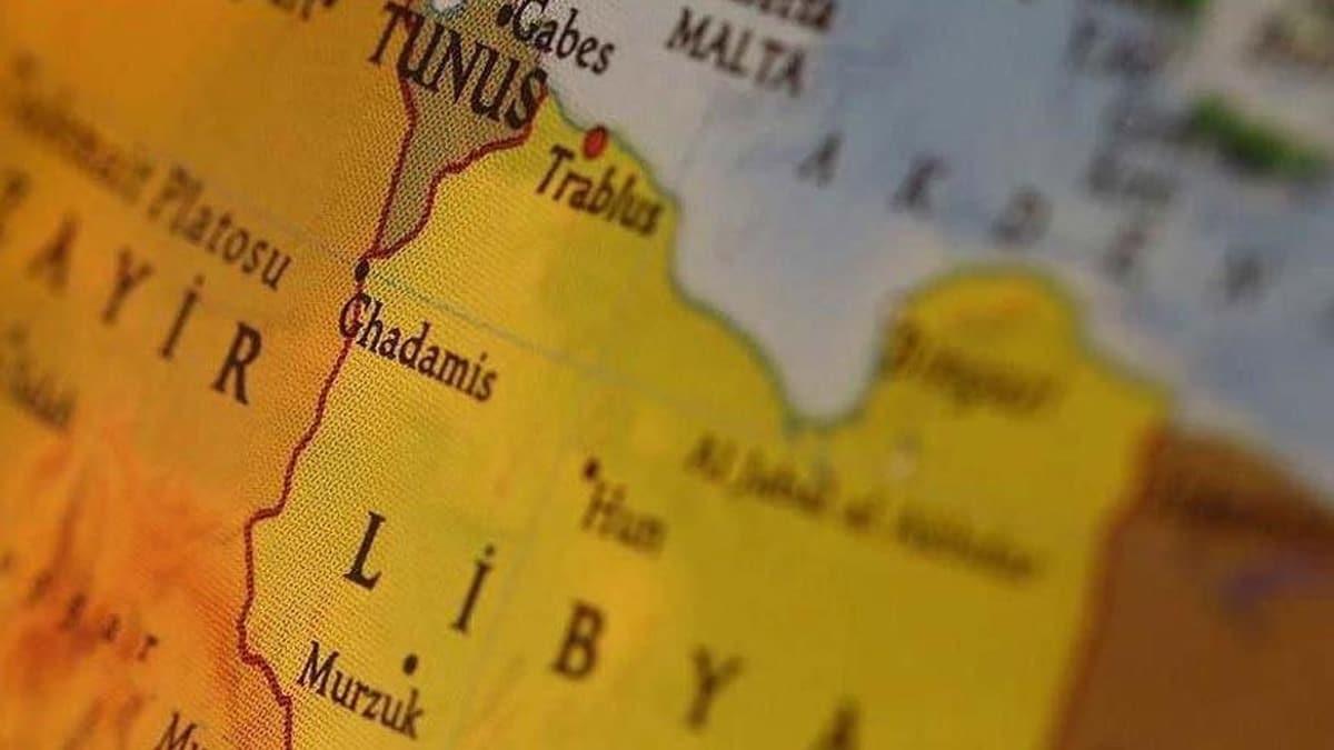 Hafter milislerinin tuzaklad mayn nedeniyle hayatn kaybeden Libyal binba defnedildi 