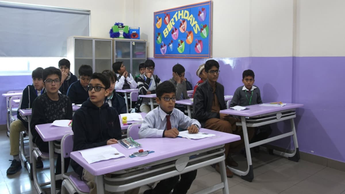 Pakistan'daki Trk okullarnda yarm kalan eitim online derslerle tamamlanyor 
