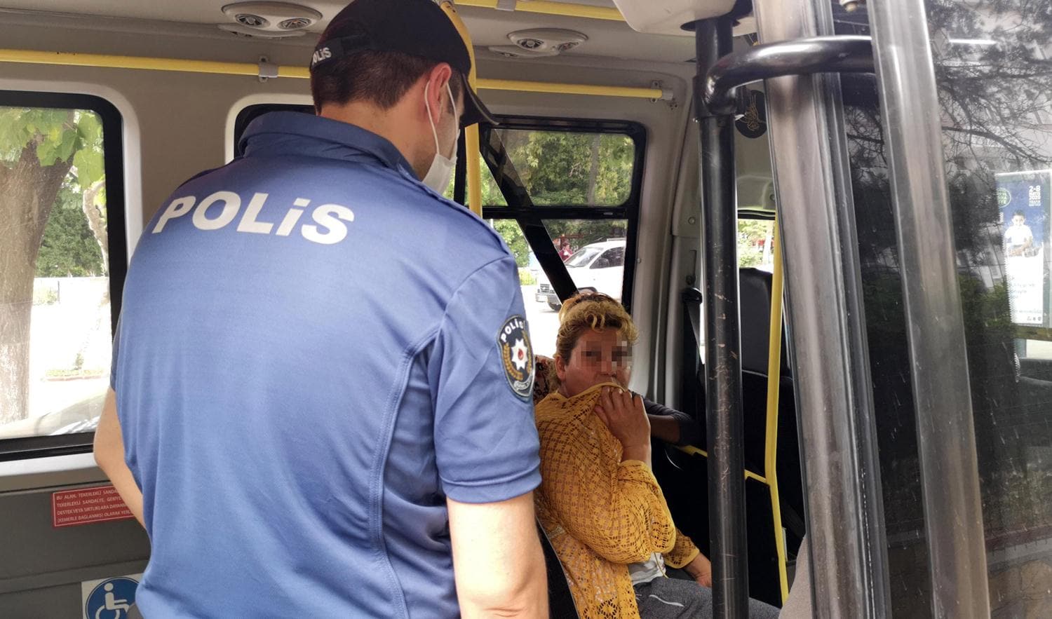 Polisi g�r�nce a�z�n� h�rkayla kapatt�, cezadan kurtulamad�