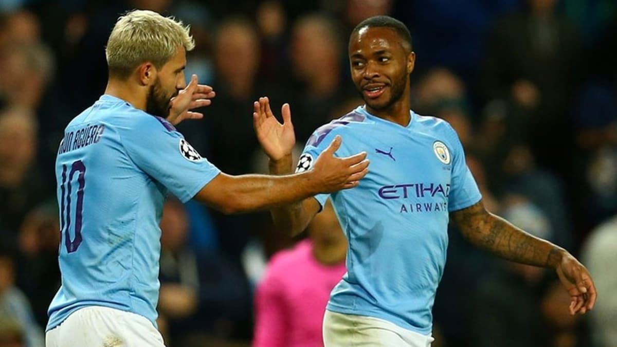 Raheem Sterling'den rklk kartlarna destek