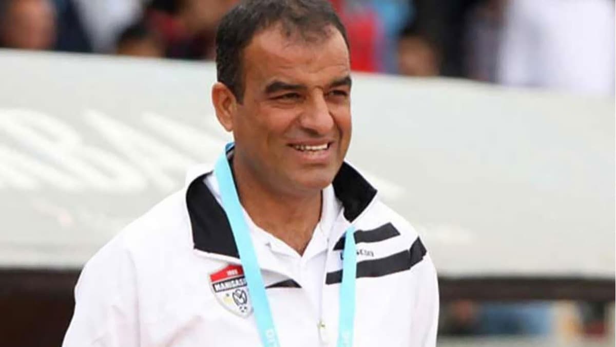 Tahir Karapnar kimdir? Fenerbahe teknik direktr Tahir Karapnar m olacak? 