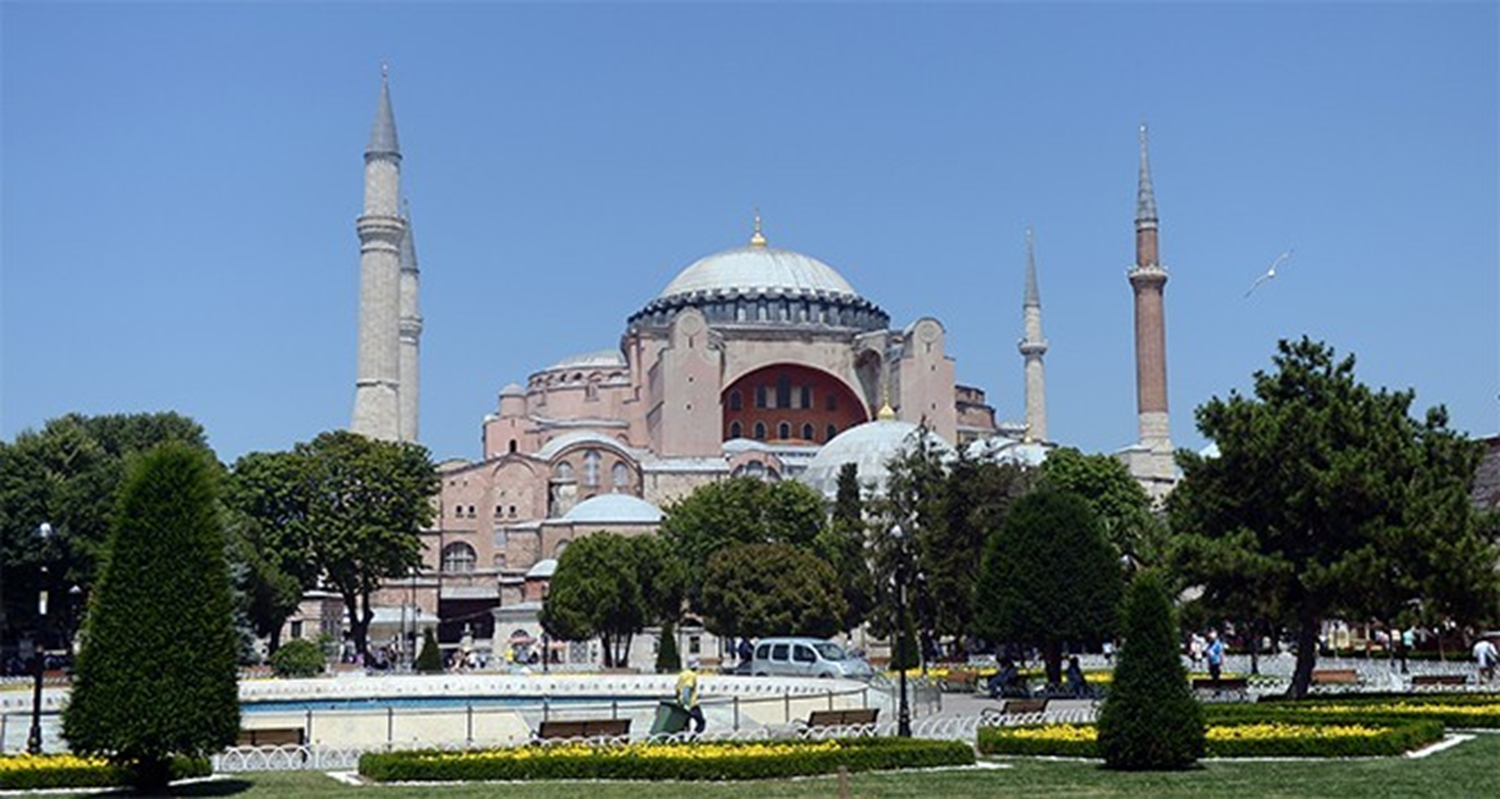 'Ayasofya'n�n a��lmas� y�n�nde hukuki engel yok'