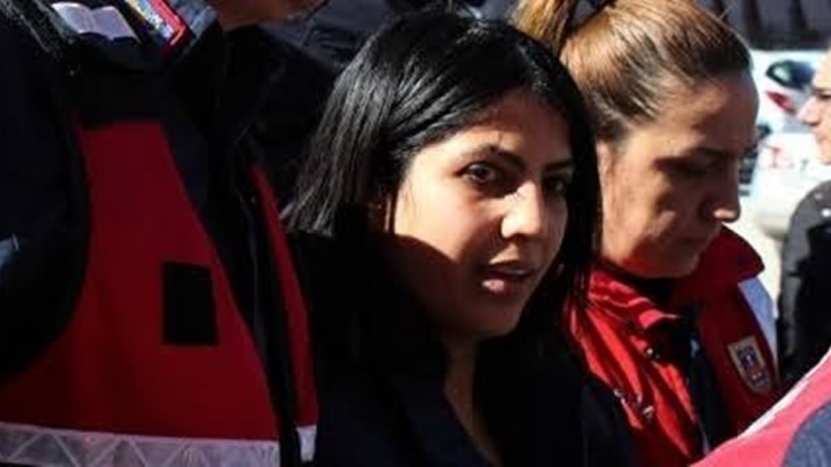 Nianlsn boazn keserek ldrmt... Savunmas pes dedirtti!