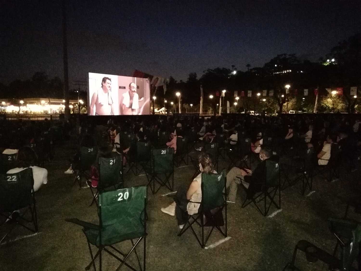 Antalya'da 'Sahilde Sinema Var' etkinli�i ba�lad�