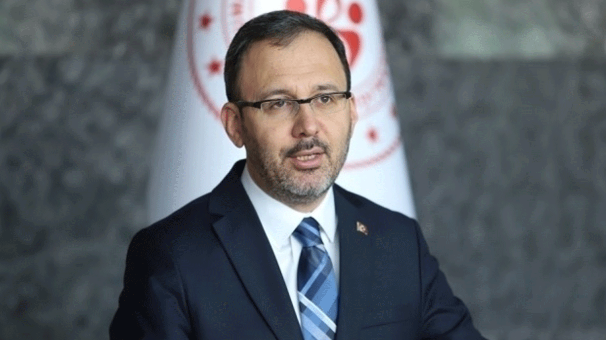 Bakan Kasapo�lu'nun 'Hagi mi, Alex mi' anketi kat�l�m rekoru k�rd�! Anketi, Alex kazand�
