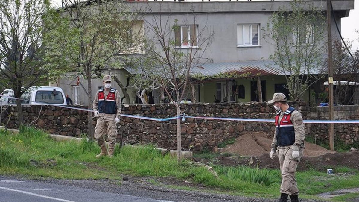 Bitlis'te bir ev ve bina karantinaya alnd