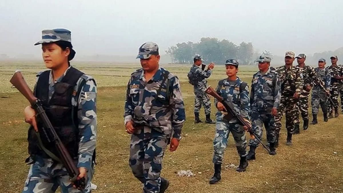 Nepal polisi, snr gemeye alan Hint kyllere ate at: 1 l, 2 yaral 