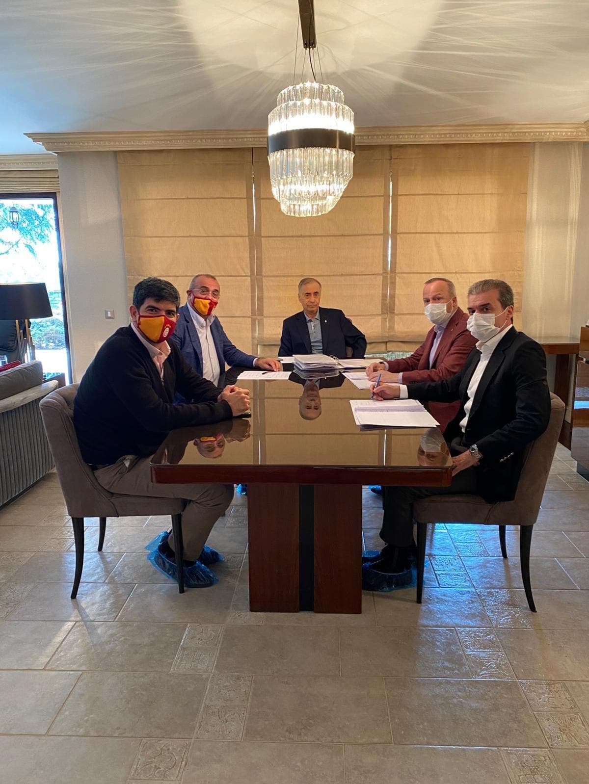 Galatasaray y�neticilerinden Mustafa Cengiz'e ziyaret