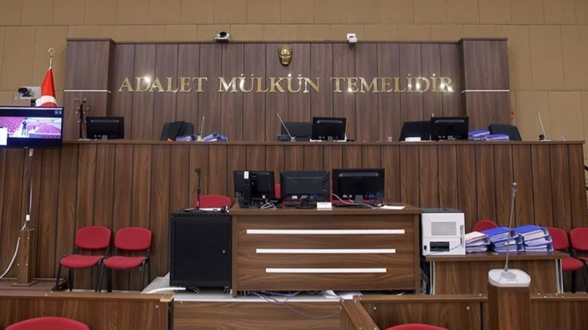 Darbe davalarnn grlmesine yeniden balanyor