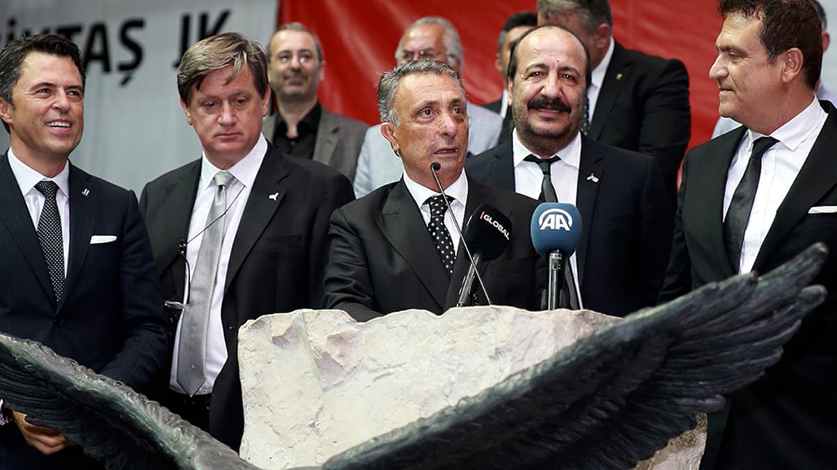 O futbolcuya Be�ikta�'�n kap�lar�n� kapad�!