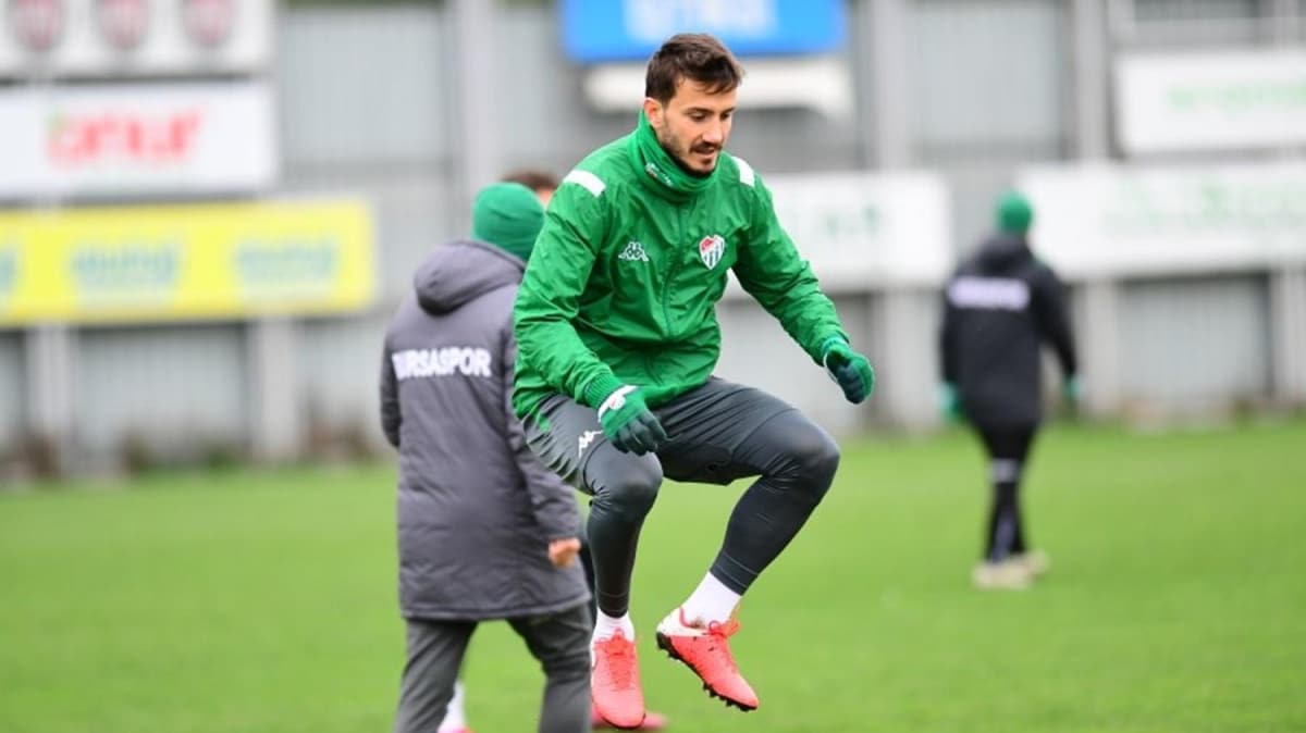 Bursaspor'un stoperi Anl Karaer'den ampiyonluk mesaj