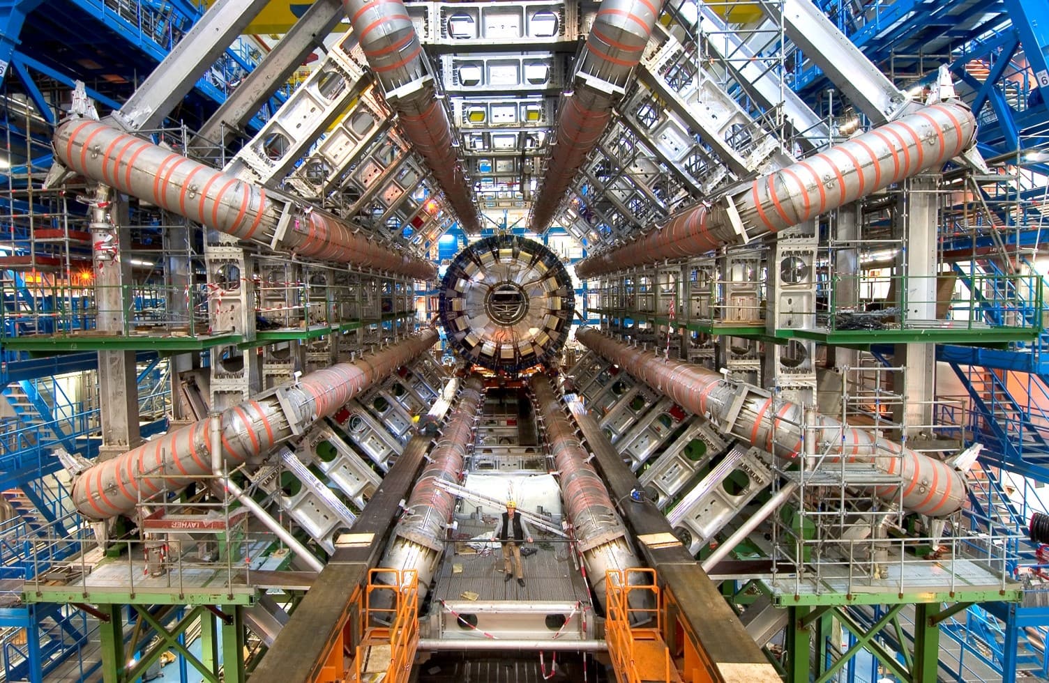 CERN'deki Byk Hadron arptrcs atom alt parac ortaya kard