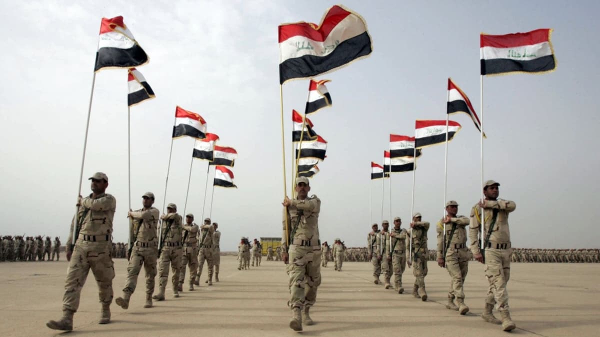 Irak Babakan askerlere siyasi gr belirtme yasa getirdi