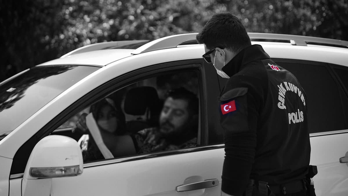 Sakarya'ya giri� ��k��lar yasakland� m�? Valilikten son dakika Sakarya giri� ��k�� a��klamas�