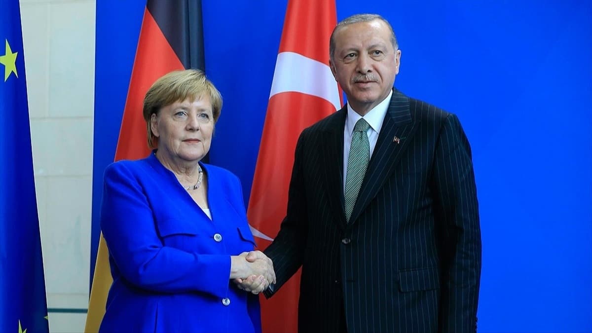 Son dakika... Bakan Erdoan, Merkel ile Libya'y grt