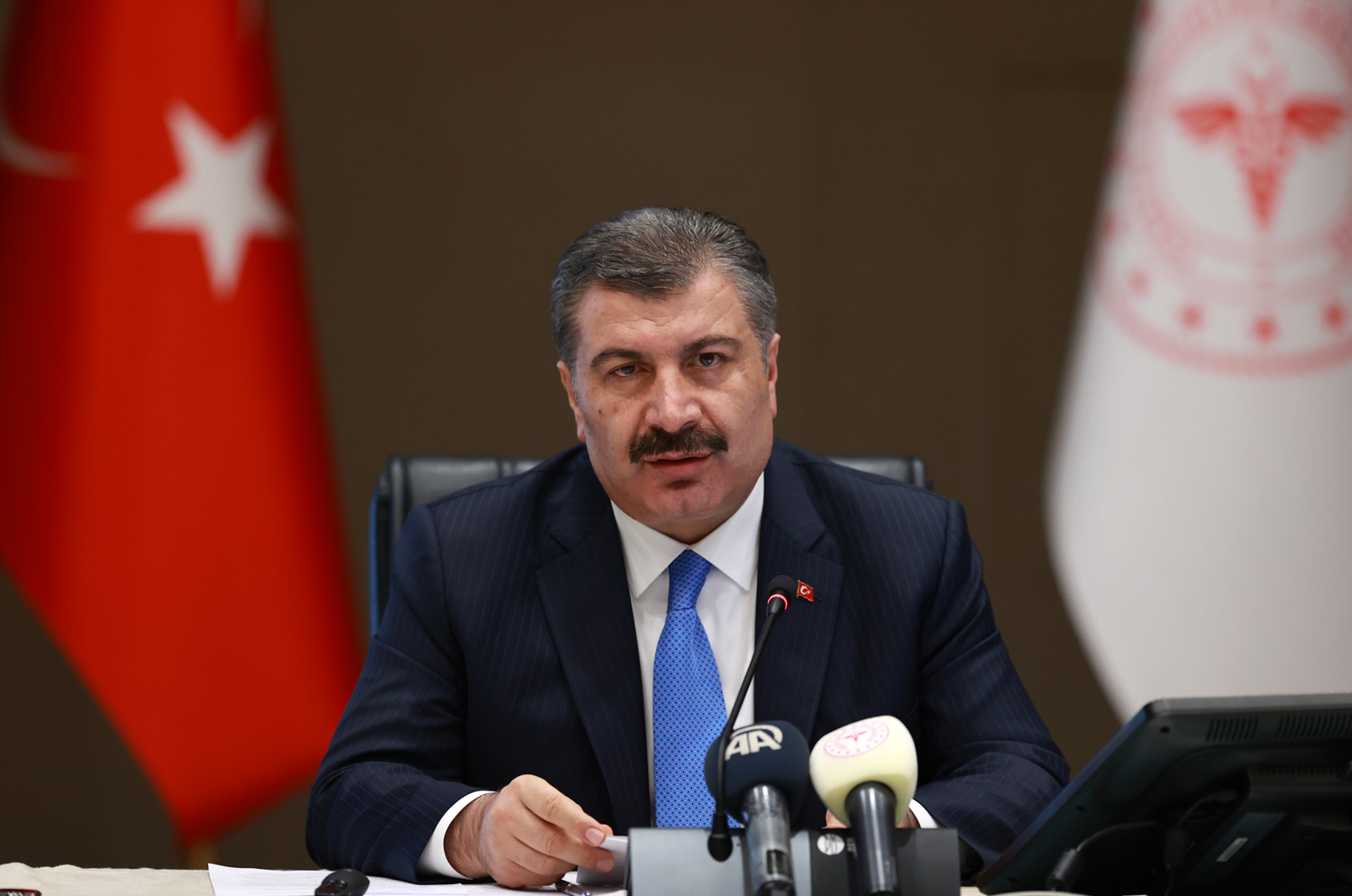 Bakan Koca'dan soka�a ��kma k�s�tlamas�na ili�kin a��klama