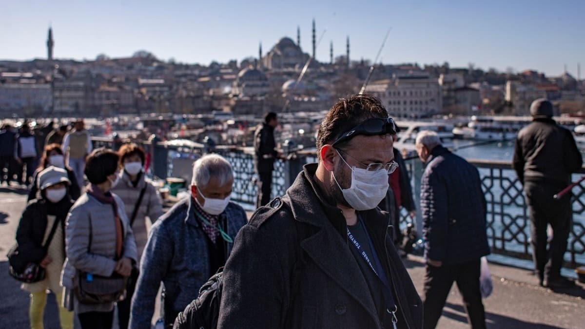 stanbul, Ankara ve Bursa'da maske takmak zorunlu hale getirildi