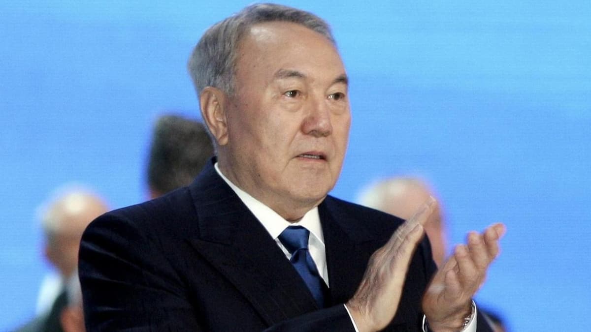 Kazakistan'n eski Cumhurbakan Nazarbayev koronavirse yakaland