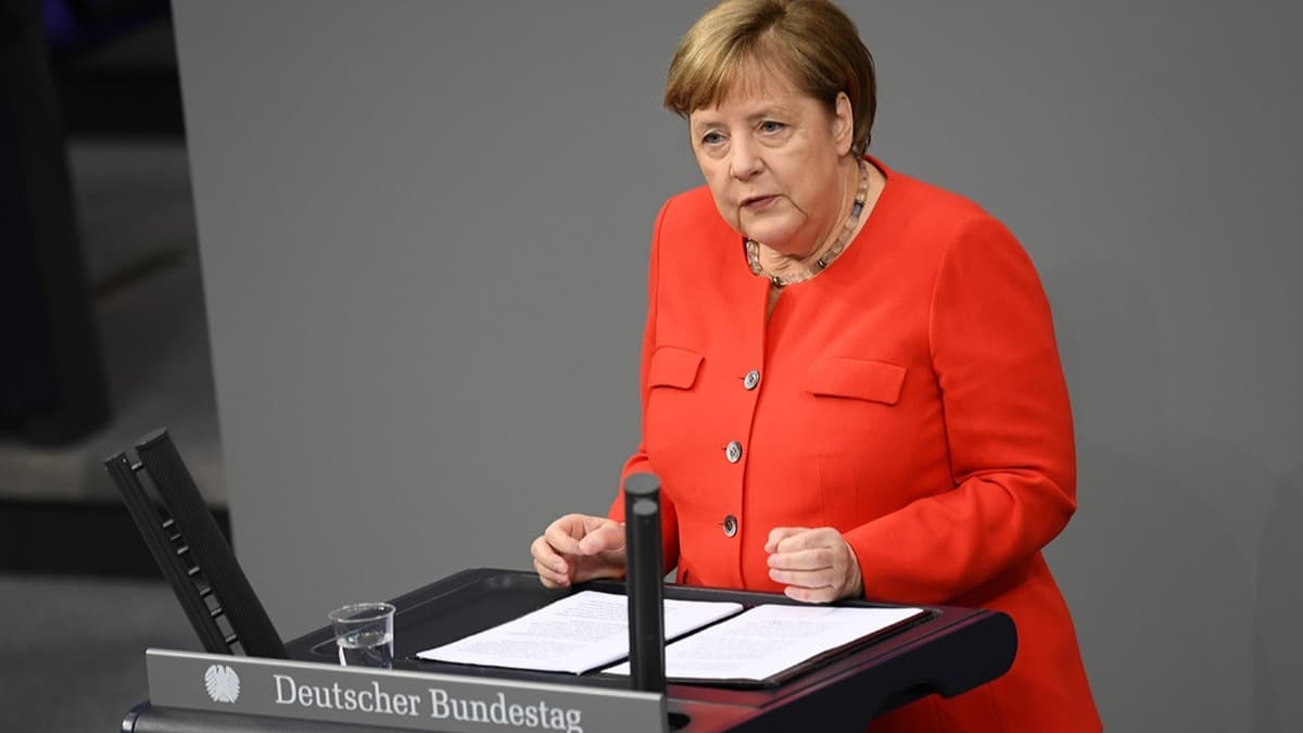 Merkel: Salgnn ortasnda AB dnem bakanl Almanya iin byk bir snama