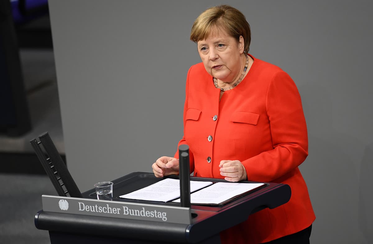 Merkel: Almanya i�in b�y�k bir s�nama